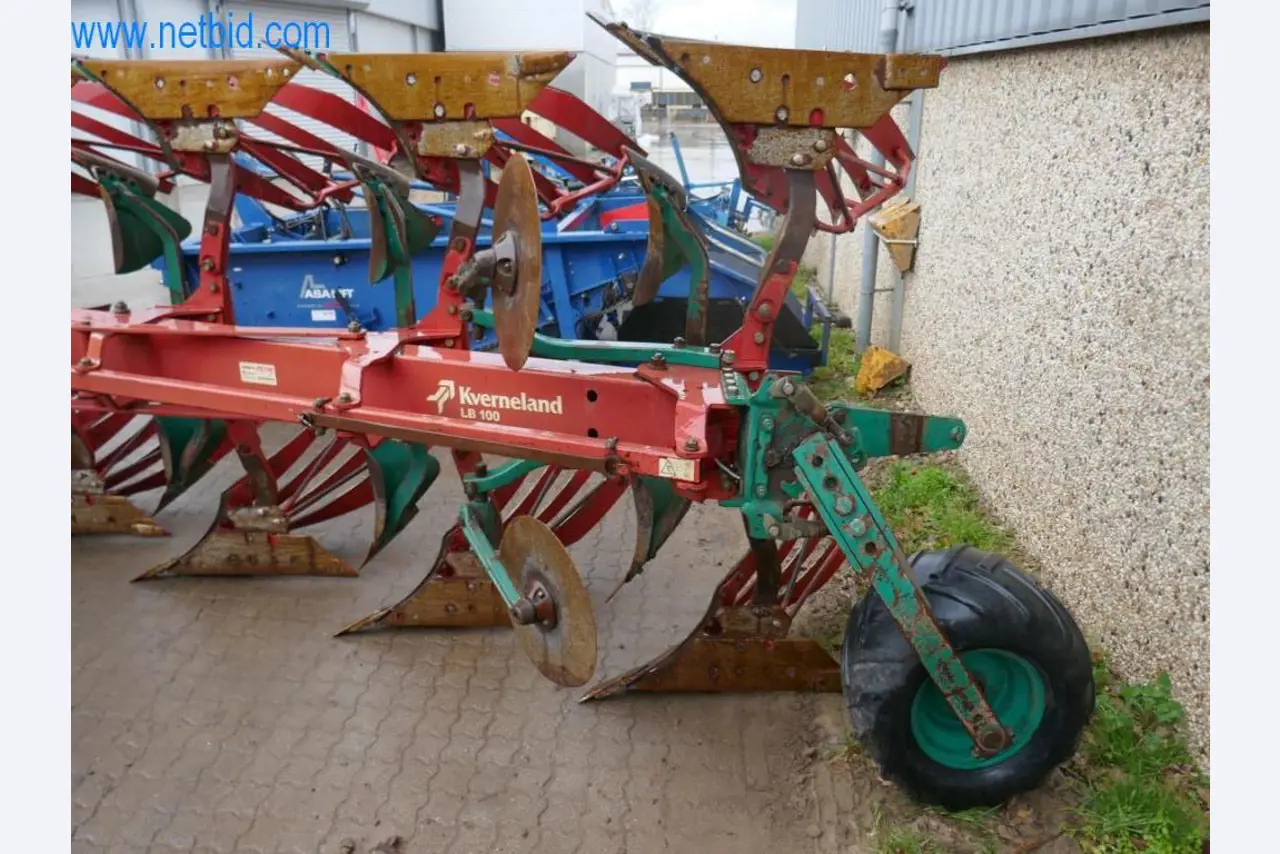 Máquinas e equipamentos técnicos do sector agroalimentar em bom estado de conservação-1