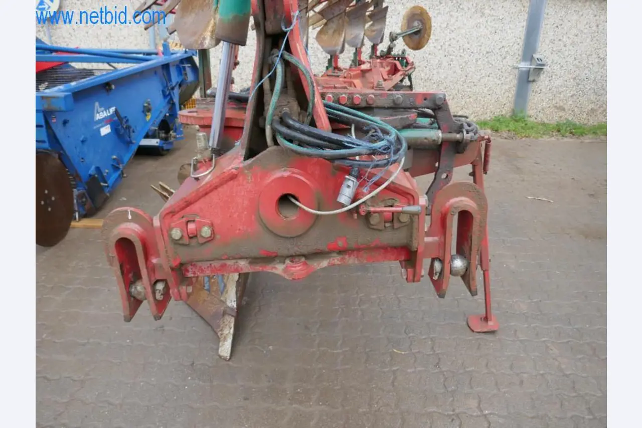 Máquinas e equipamentos técnicos do sector agroalimentar em bom estado de conservação-3