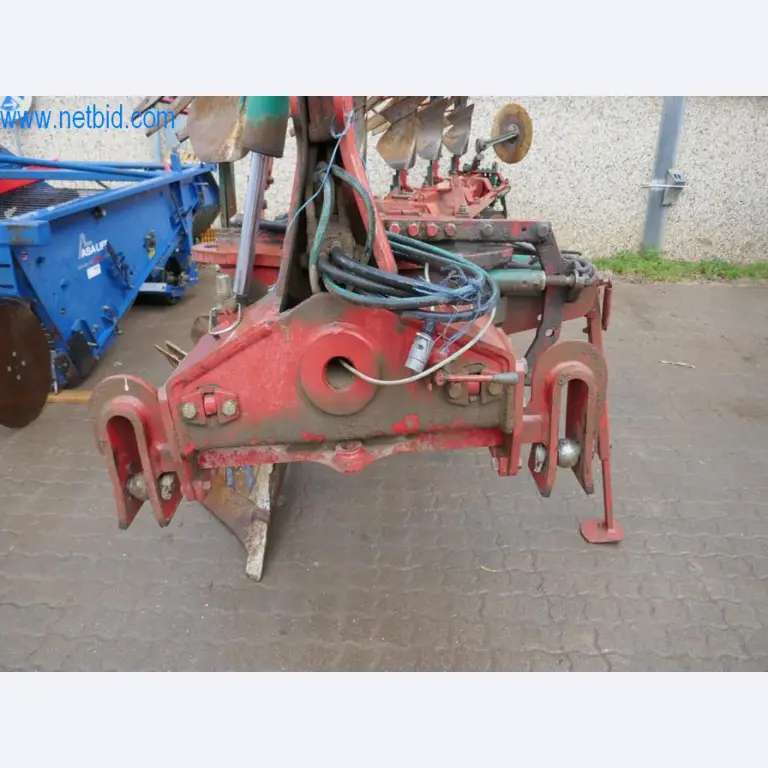 Máquinas e equipamentos técnicos do sector agroalimentar em bom estado de conservação-3