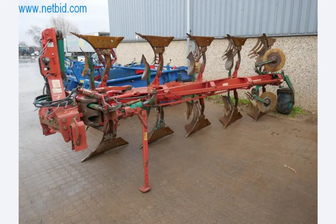 Máquinas e equipamentos técnicos do sector agroalimentar em bom estado de conservação-4