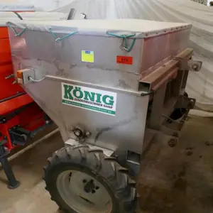 Fertilizer spreader König