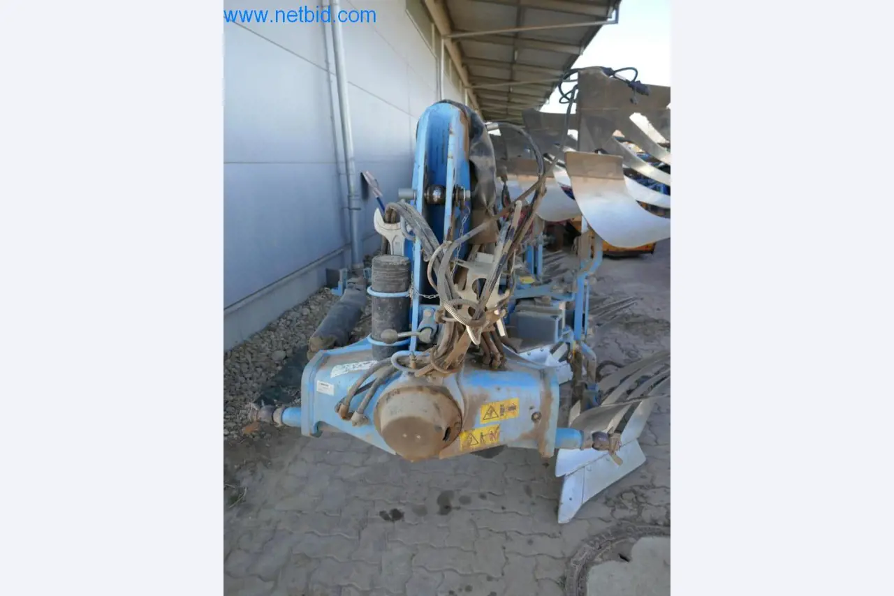 Máquinas e equipamentos técnicos do sector agroalimentar em bom estado de conservação-3