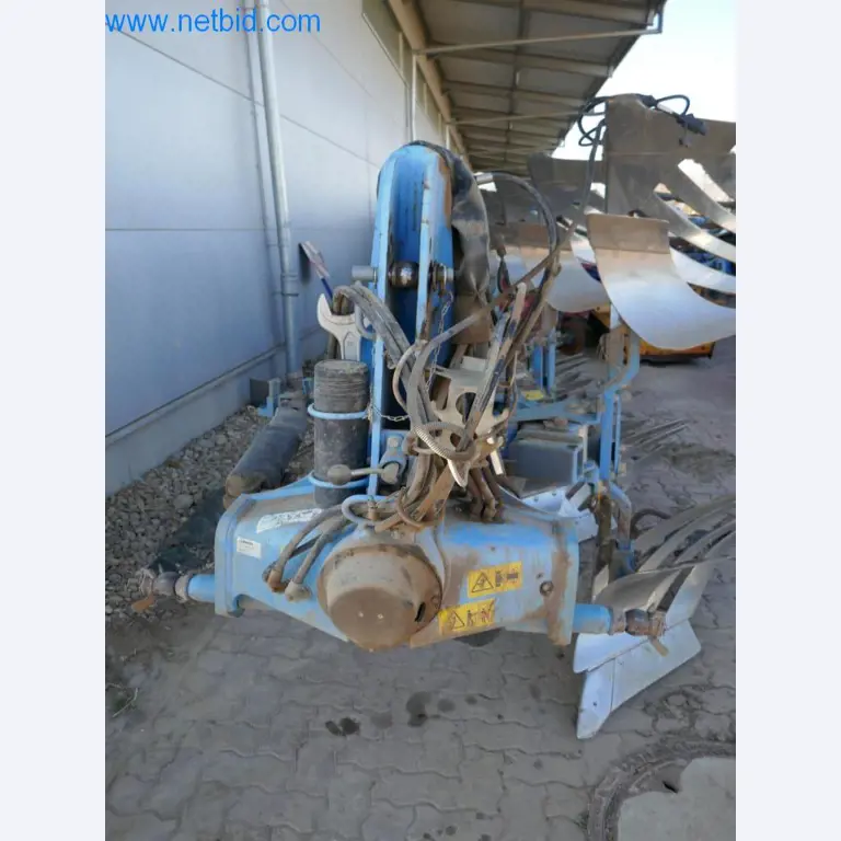 Máquinas e equipamentos técnicos do sector agroalimentar em bom estado de conservação-3