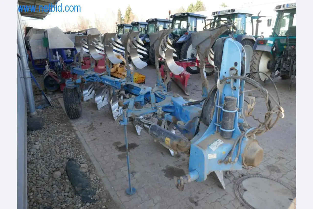 Máquinas e equipamentos técnicos do sector agroalimentar em bom estado de conservação-4