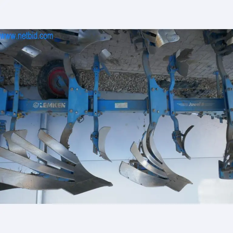 Máquinas e equipamentos técnicos do sector agroalimentar em bom estado de conservação-5