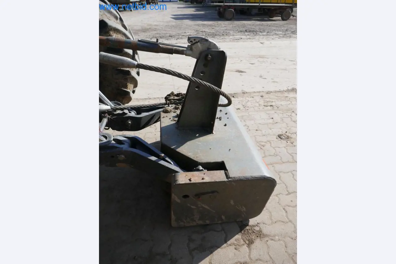 Máquinas e equipamentos técnicos do sector agroalimentar em bom estado de conservação-3