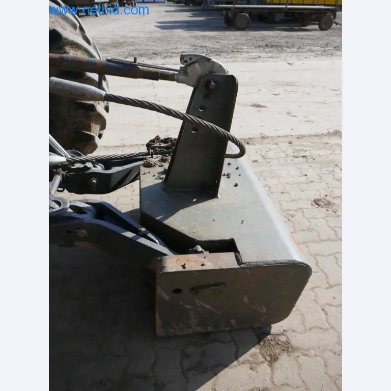 Máquinas e equipamentos técnicos do sector agroalimentar em bom estado de conservação-3