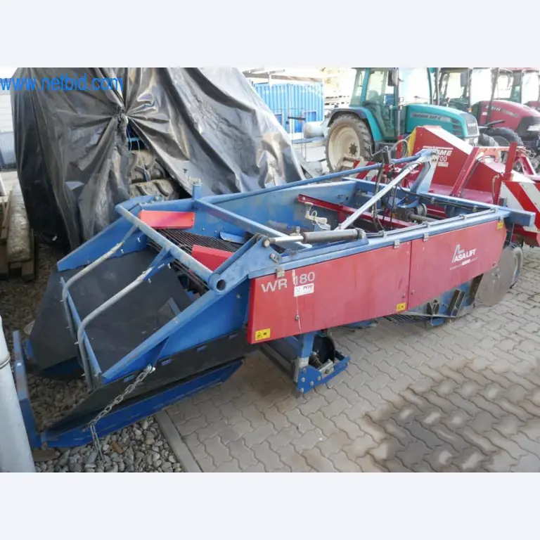 Máquinas e equipamentos técnicos do sector agroalimentar em bom estado de conservação-3