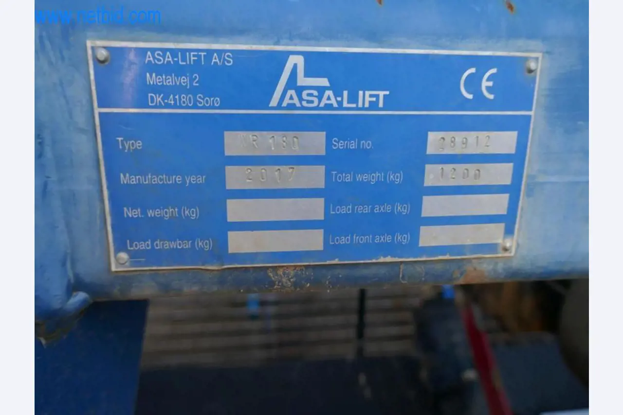 Máquinas e equipamentos técnicos do sector agroalimentar em bom estado de conservação-4