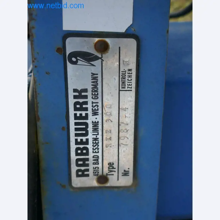 Máquinas e equipamentos técnicos do sector agroalimentar em bom estado de conservação-3