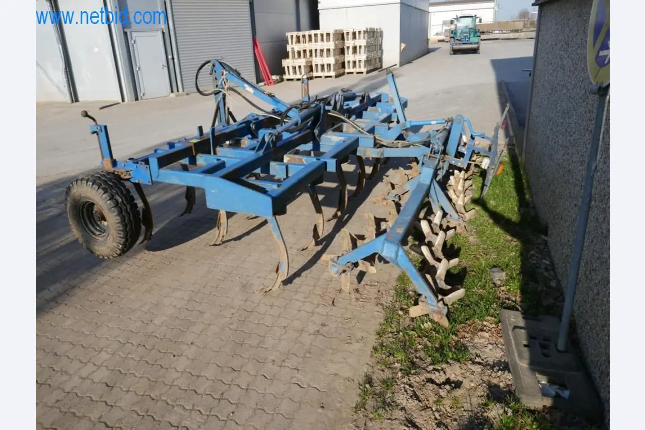 Máquinas e equipamentos técnicos do sector agroalimentar em bom estado de conservação-3