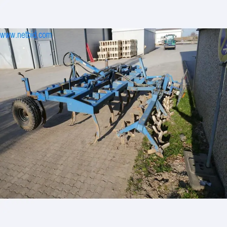 Máquinas e equipamentos técnicos do sector agroalimentar em bom estado de conservação-3