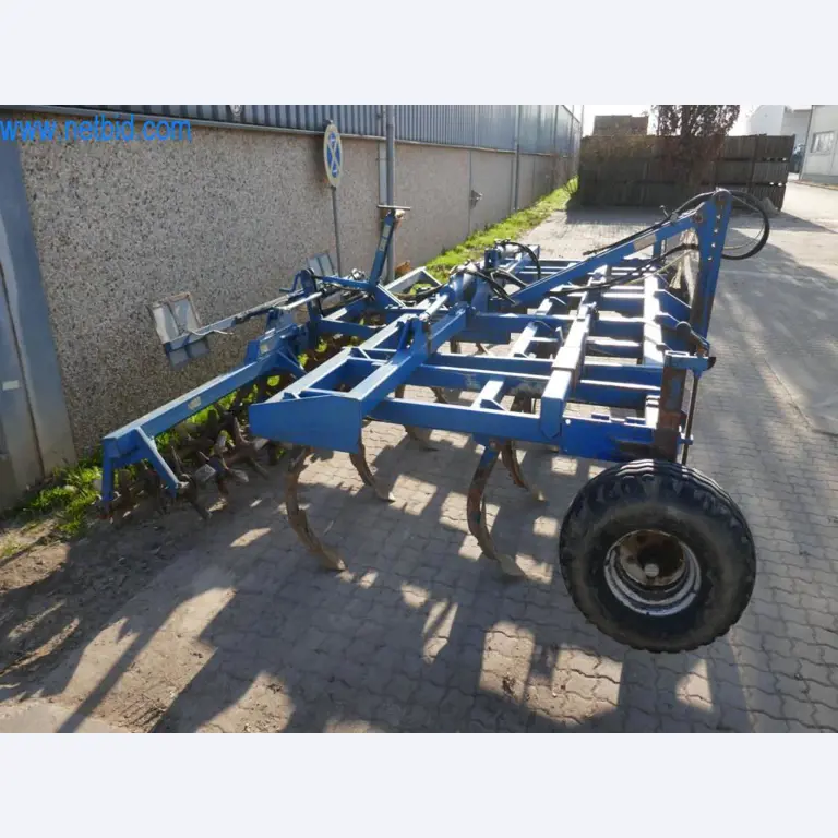 Máquinas e equipamentos técnicos do sector agroalimentar em bom estado de conservação-4