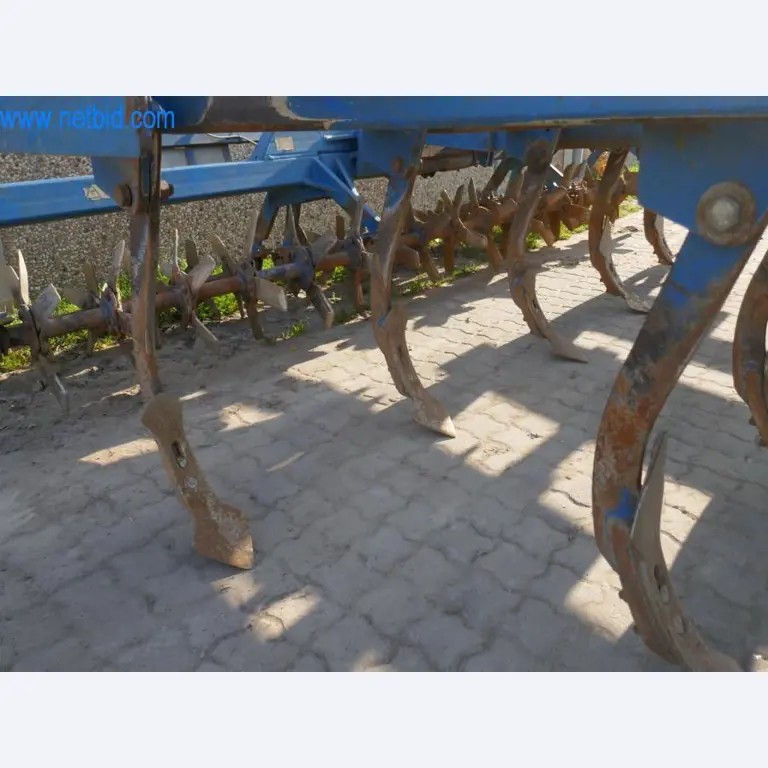 Máquinas e equipamentos técnicos do sector agroalimentar em bom estado de conservação-6