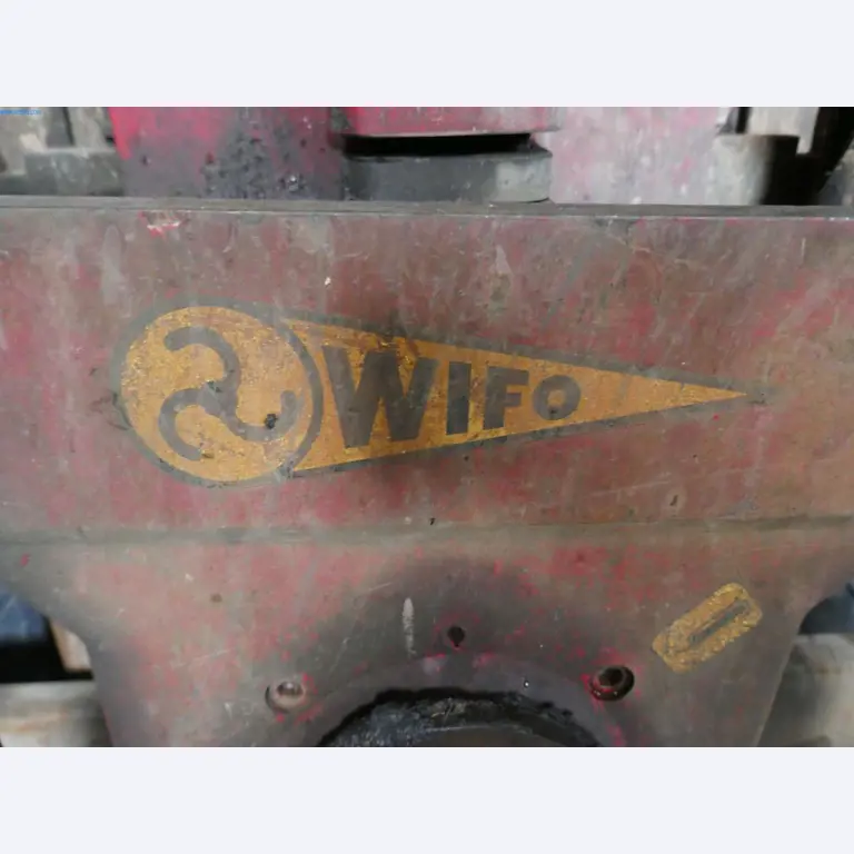 Máquinas e equipamentos técnicos do sector agroalimentar em bom estado de conservação-4