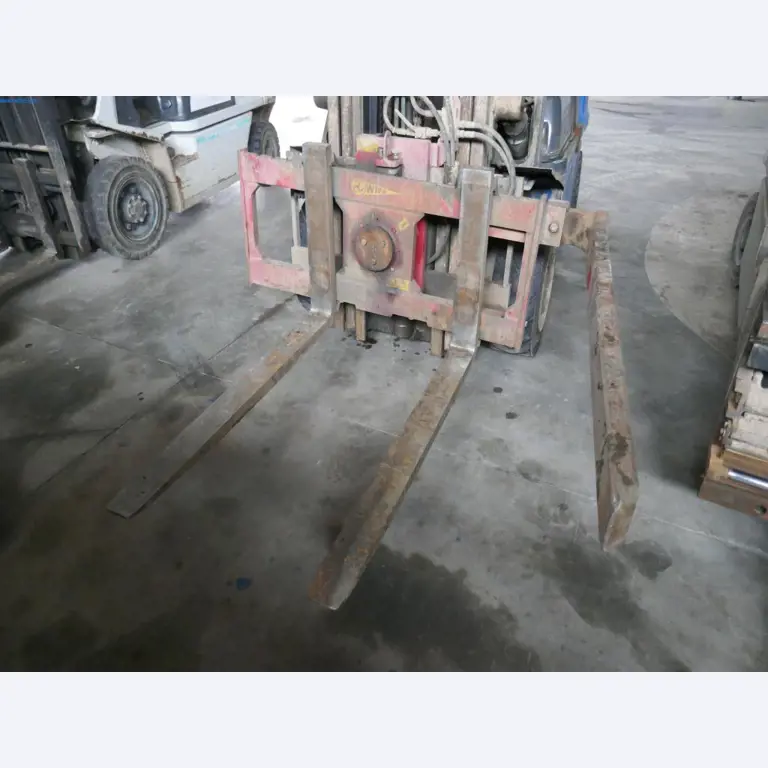 Máquinas e equipamentos técnicos do sector agroalimentar em bom estado de conservação-5