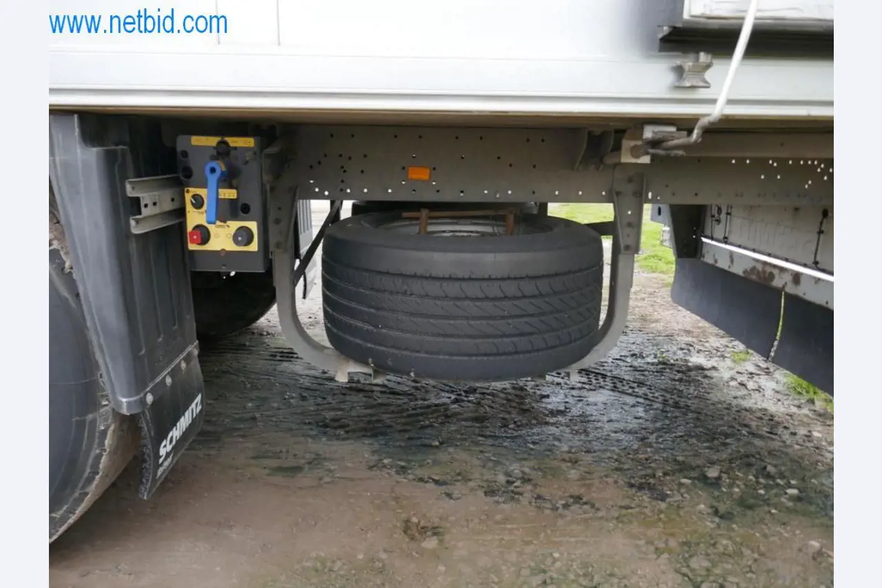 Máquinas e equipamentos técnicos do sector agroalimentar em bom estado de conservação-4