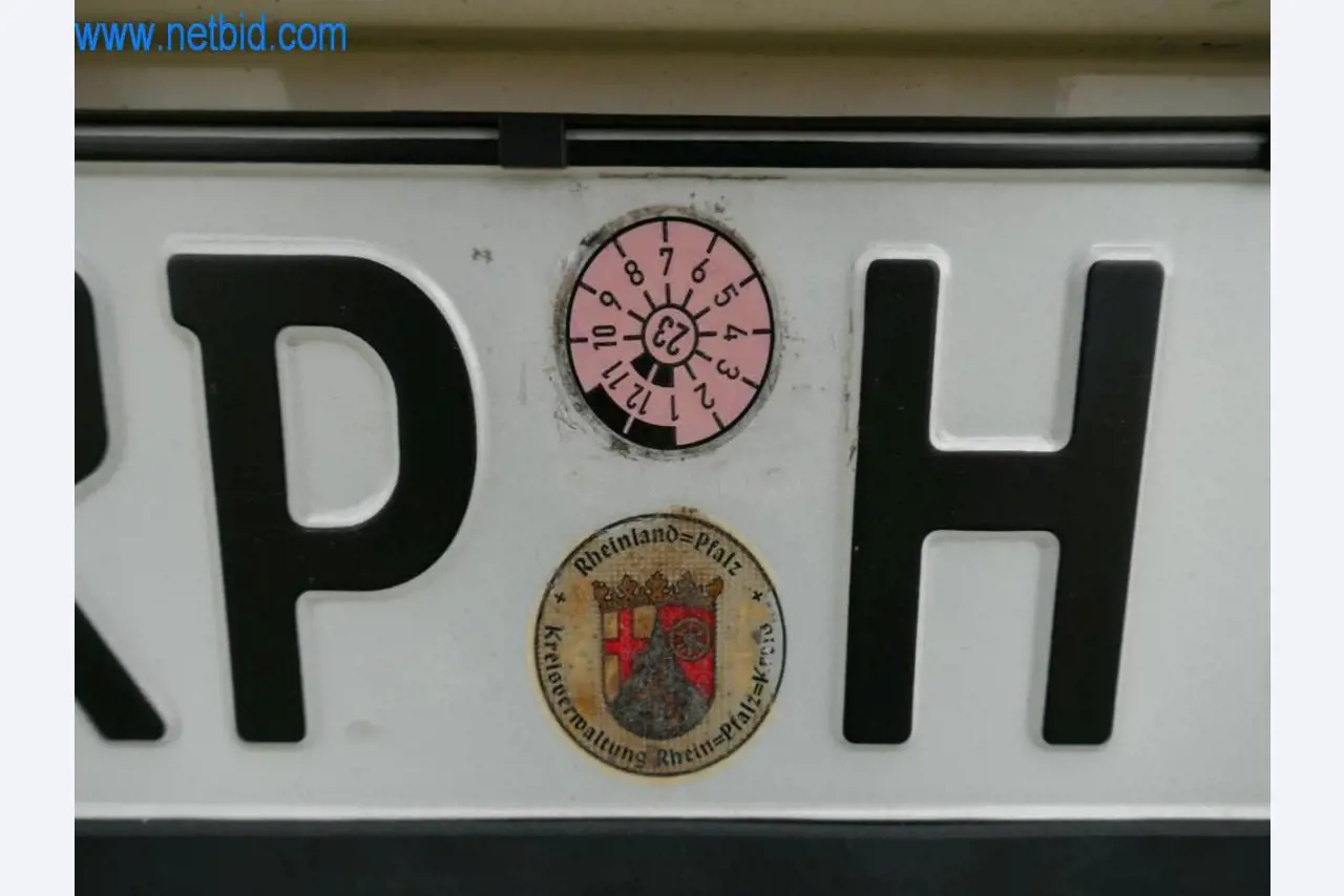 Máquinas e equipamentos técnicos do sector agroalimentar em bom estado de conservação-8