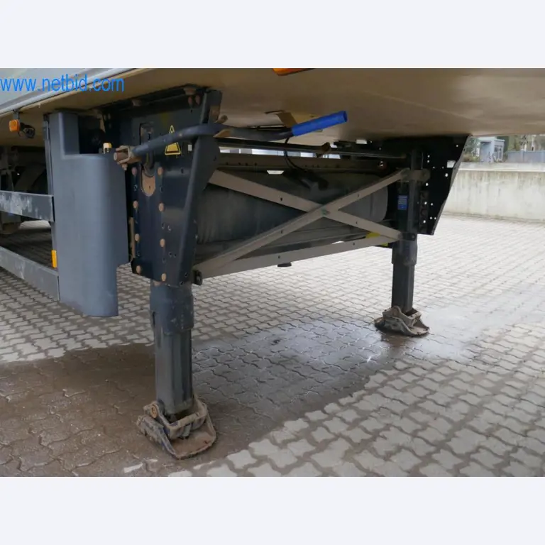 Máquinas e equipamentos técnicos do sector agroalimentar em bom estado de conservação-12