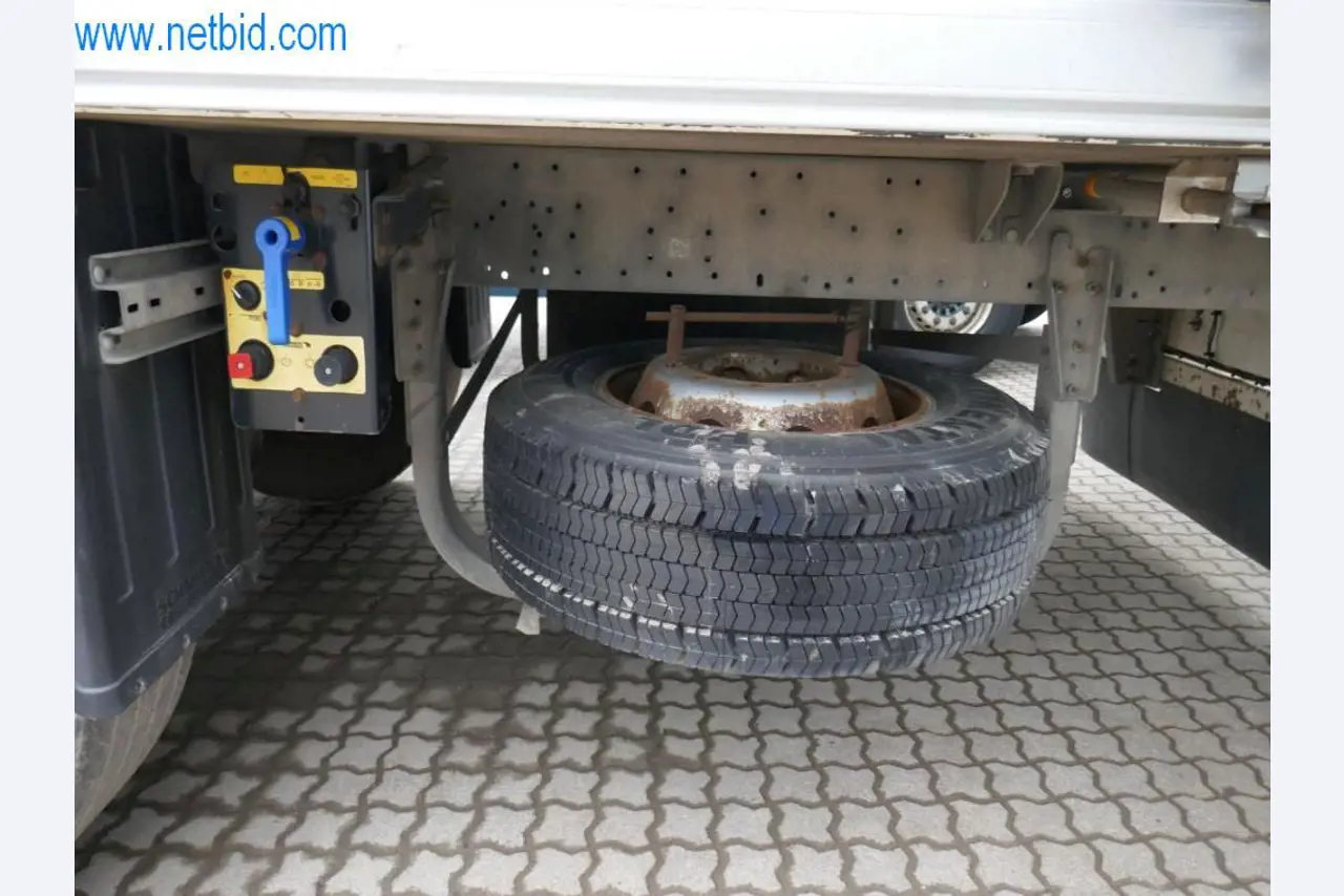 Máquinas e equipamentos técnicos do sector agroalimentar em bom estado de conservação-18