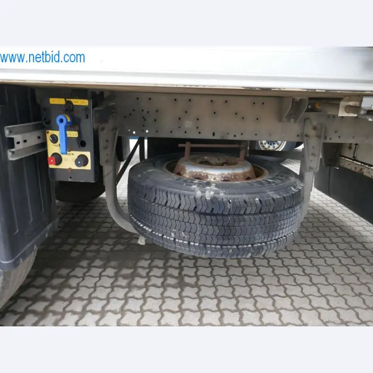 Máquinas e equipamentos técnicos do sector agroalimentar em bom estado de conservação-18