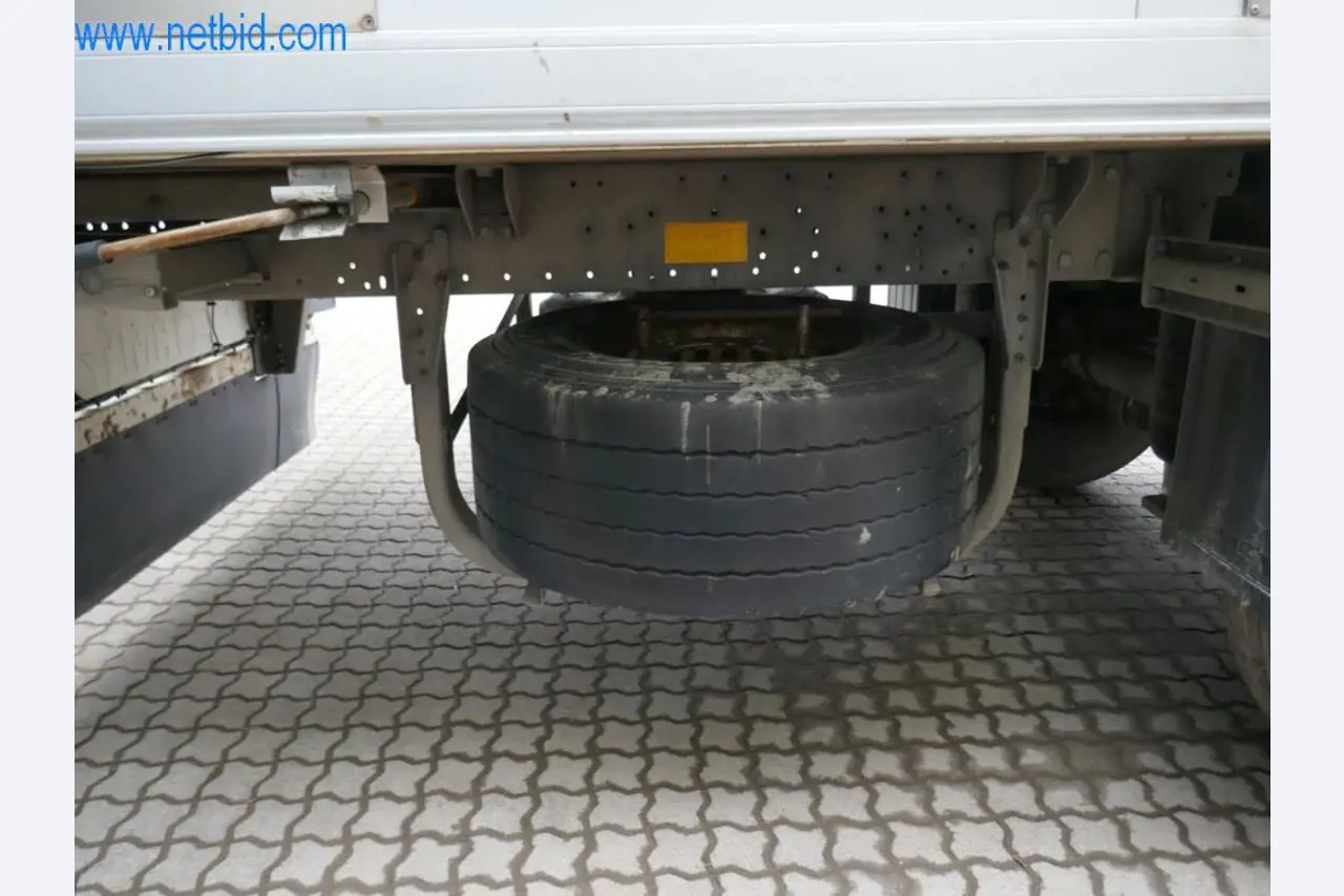 Máquinas e equipamentos técnicos do sector agroalimentar em bom estado de conservação-7