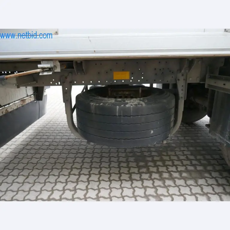 Máquinas e equipamentos técnicos do sector agroalimentar em bom estado de conservação-7