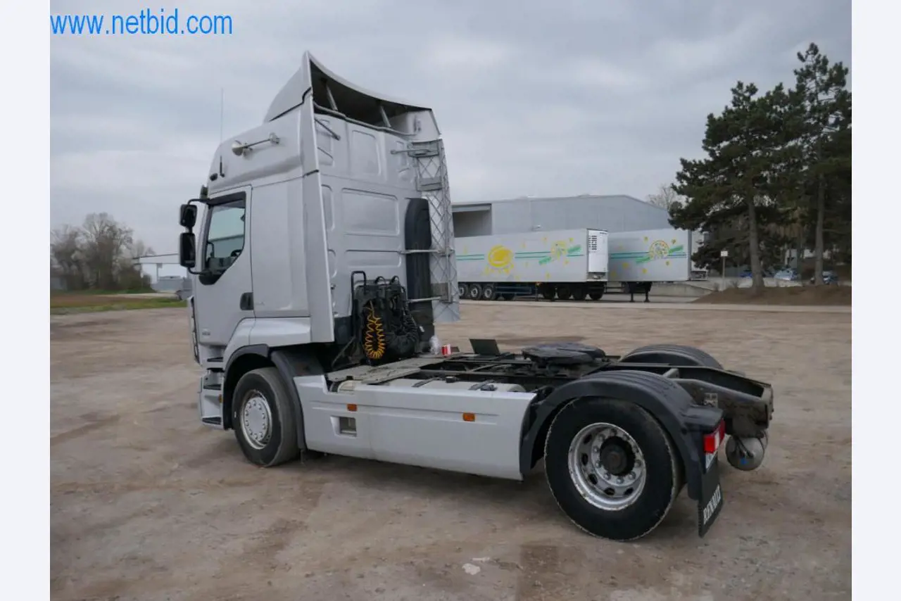 Máquinas e equipamentos técnicos do sector agroalimentar em bom estado de conservação-10