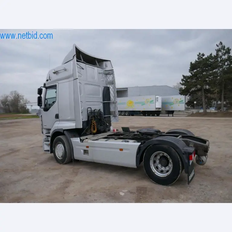 Máquinas e equipamentos técnicos do sector agroalimentar em bom estado de conservação-10