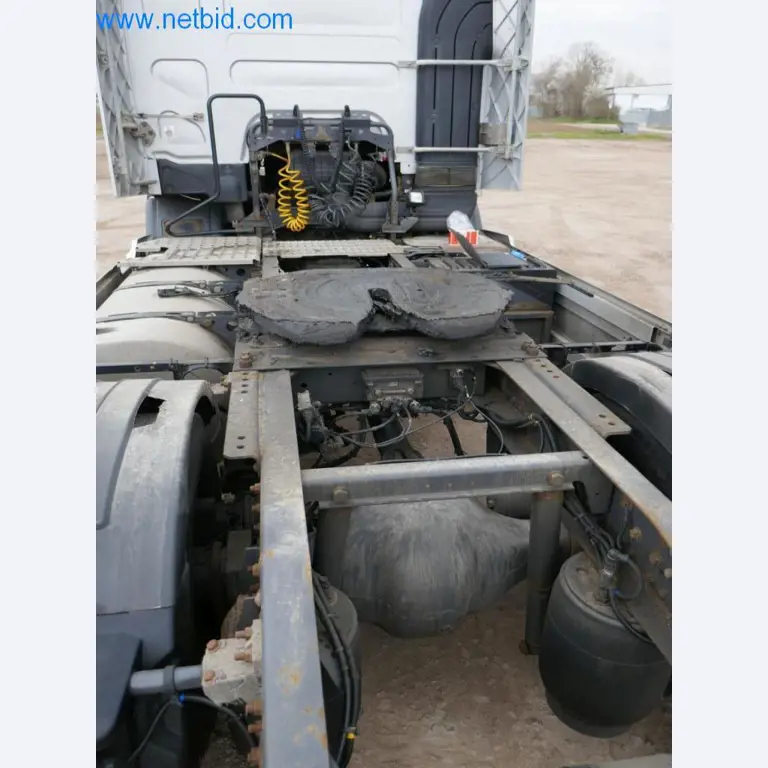 Máquinas e equipamentos técnicos do sector agroalimentar em bom estado de conservação-11