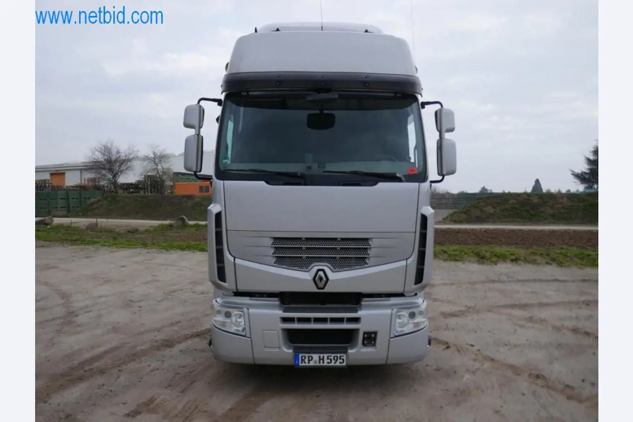 Máquinas e equipamentos técnicos do sector agroalimentar em bom estado de conservação-12