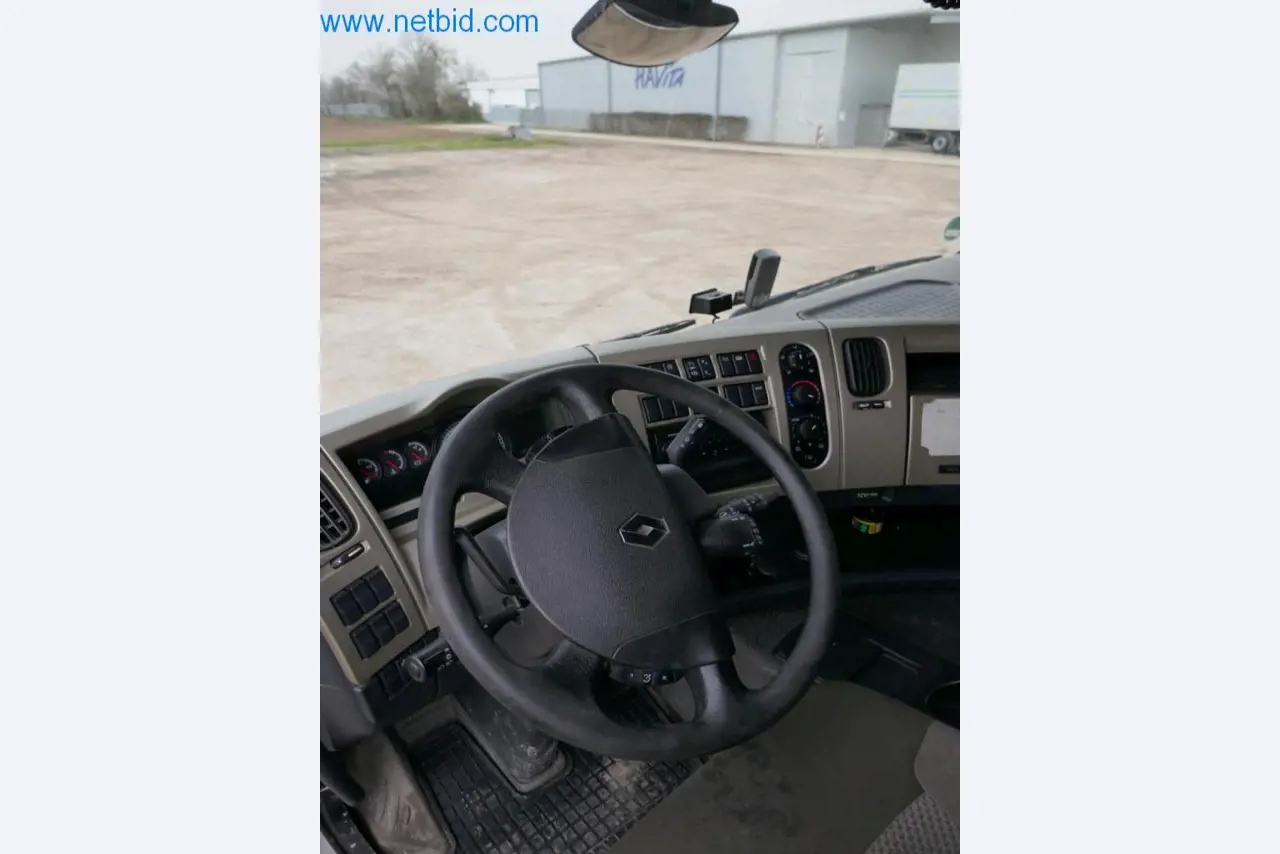 Máquinas e equipamentos técnicos do sector agroalimentar em bom estado de conservação-13