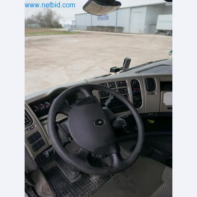 Máquinas e equipamentos técnicos do sector agroalimentar em bom estado de conservação-13