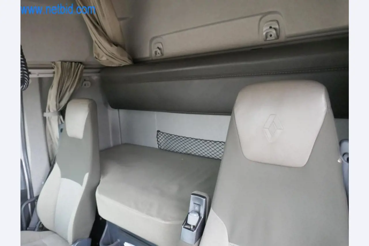 Máquinas e equipamentos técnicos do sector agroalimentar em bom estado de conservação-14