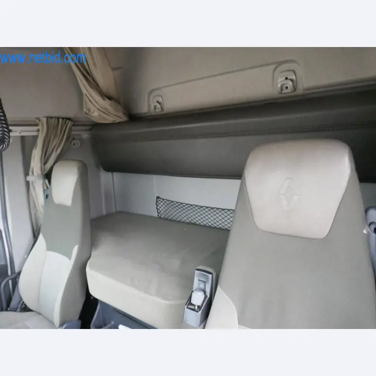 Máquinas e equipamentos técnicos do sector agroalimentar em bom estado de conservação-14