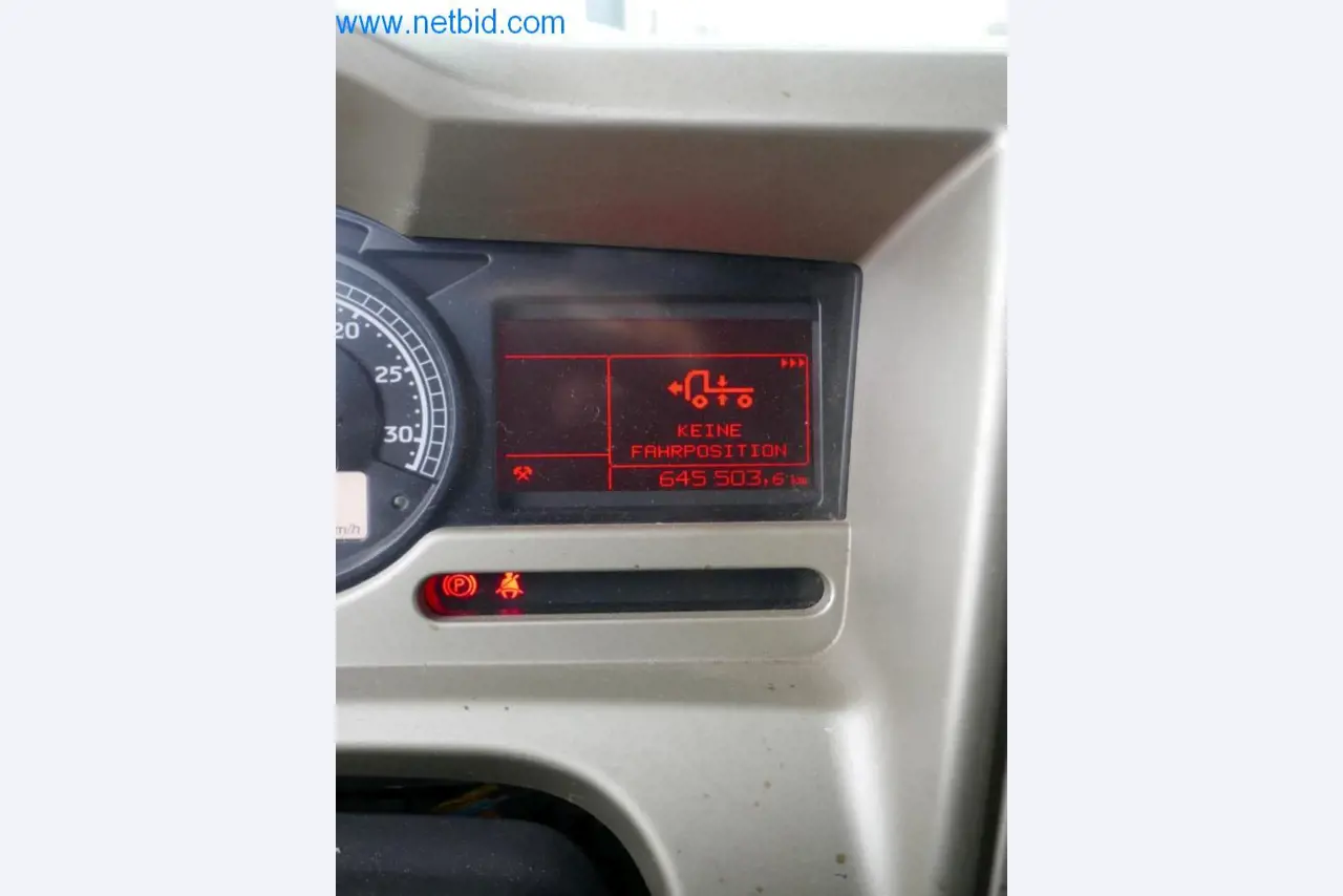 Máquinas e equipamentos técnicos do sector agroalimentar em bom estado de conservação-15