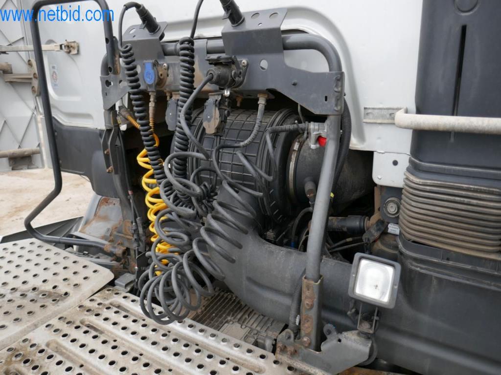 Máquinas y equipos técnicos del sector alimentario en buen estado de conservación-6