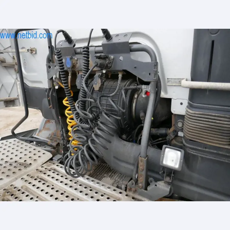 Máquinas e equipamentos técnicos do sector agroalimentar em bom estado de conservação-6