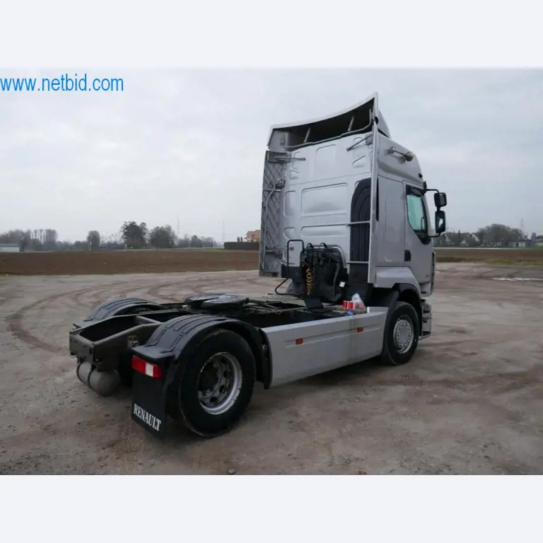 Máquinas e equipamentos técnicos do sector agroalimentar em bom estado de conservação-9