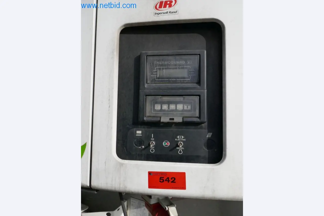 Máquinas e equipamentos técnicos do sector agroalimentar em bom estado de conservação-5