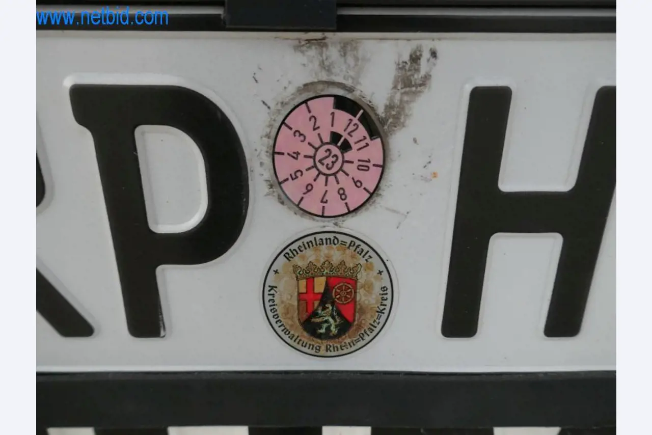 Máquinas e equipamentos técnicos do sector agroalimentar em bom estado de conservação-8