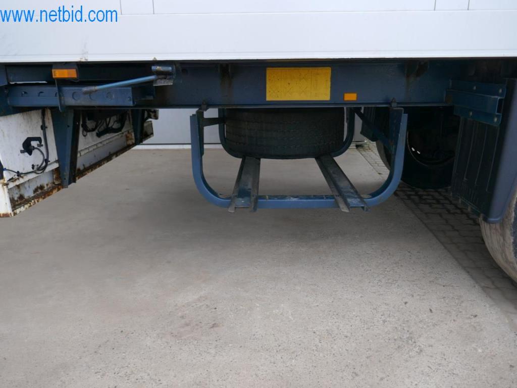 Máquinas y equipos técnicos del sector alimentario en buen estado de conservación-16