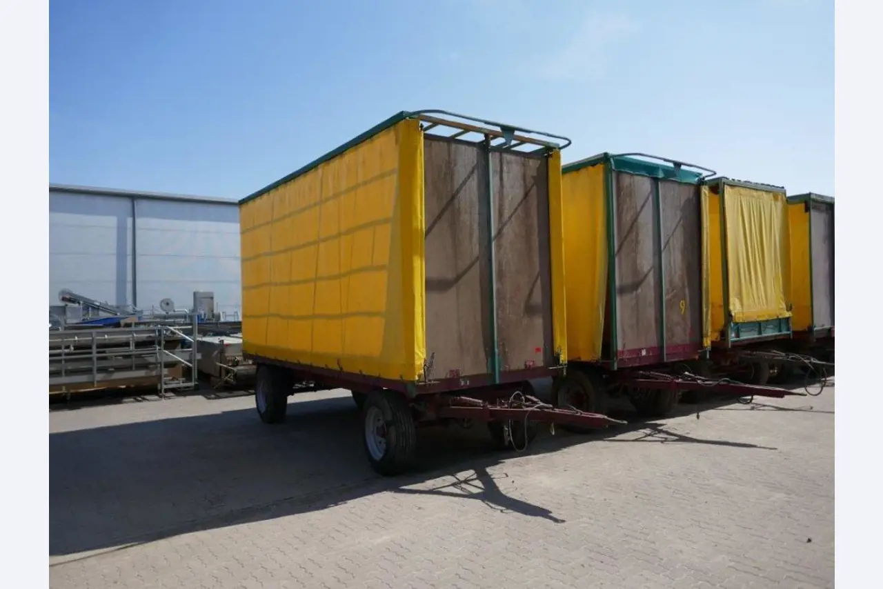 Máquinas e equipamentos técnicos do sector agroalimentar em bom estado de conservação-1