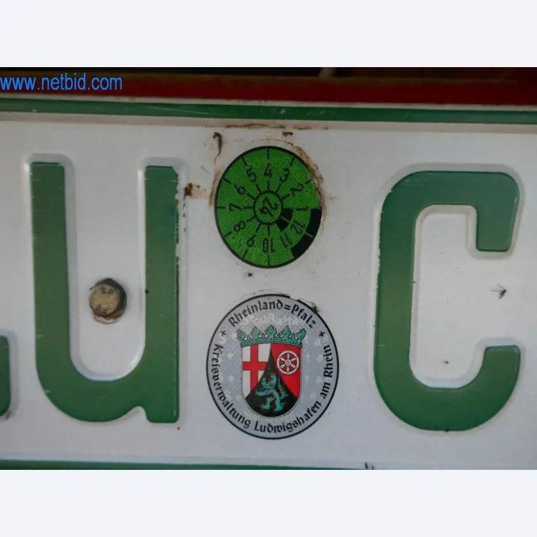 Máquinas e equipamentos técnicos do sector agroalimentar em bom estado de conservação-8