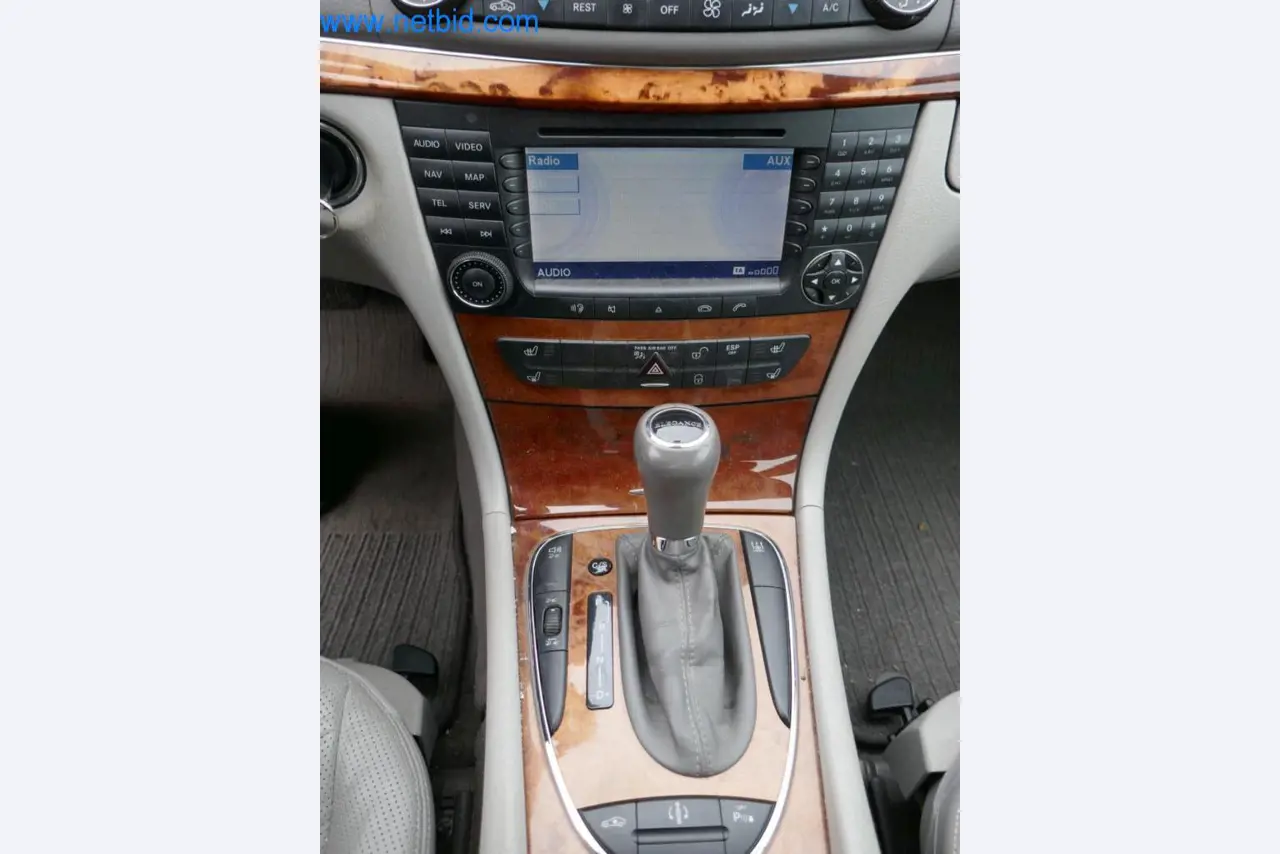 Máquinas e equipamentos técnicos do sector agroalimentar em bom estado de conservação-16