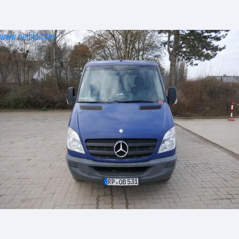 Máquinas e equipamentos técnicos do sector agroalimentar em bom estado de conservação-12