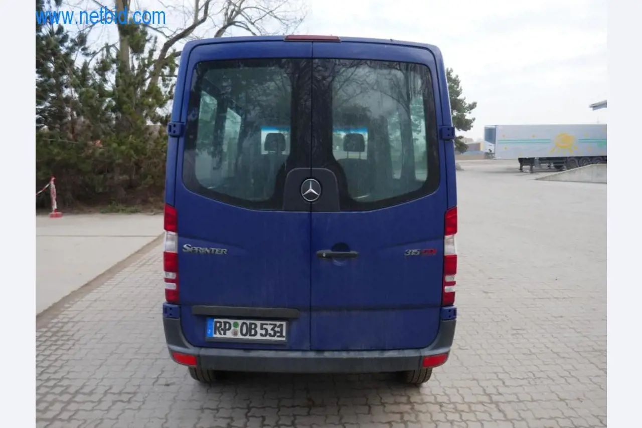 Máquinas e equipamentos técnicos do sector agroalimentar em bom estado de conservação-13