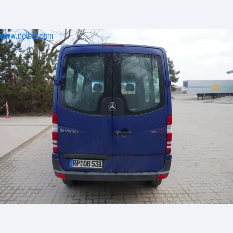 Máquinas e equipamentos técnicos do sector agroalimentar em bom estado de conservação-13