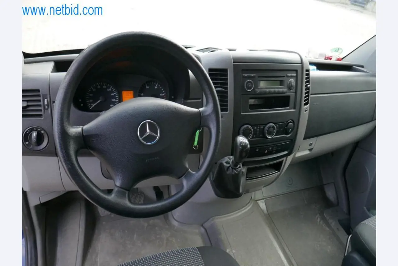 Máquinas e equipamentos técnicos do sector agroalimentar em bom estado de conservação-16