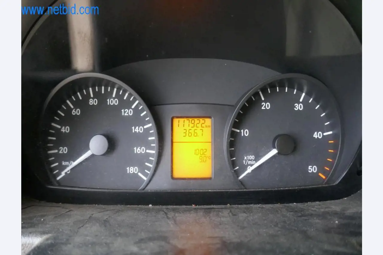 Máquinas e equipamentos técnicos do sector agroalimentar em bom estado de conservação-3